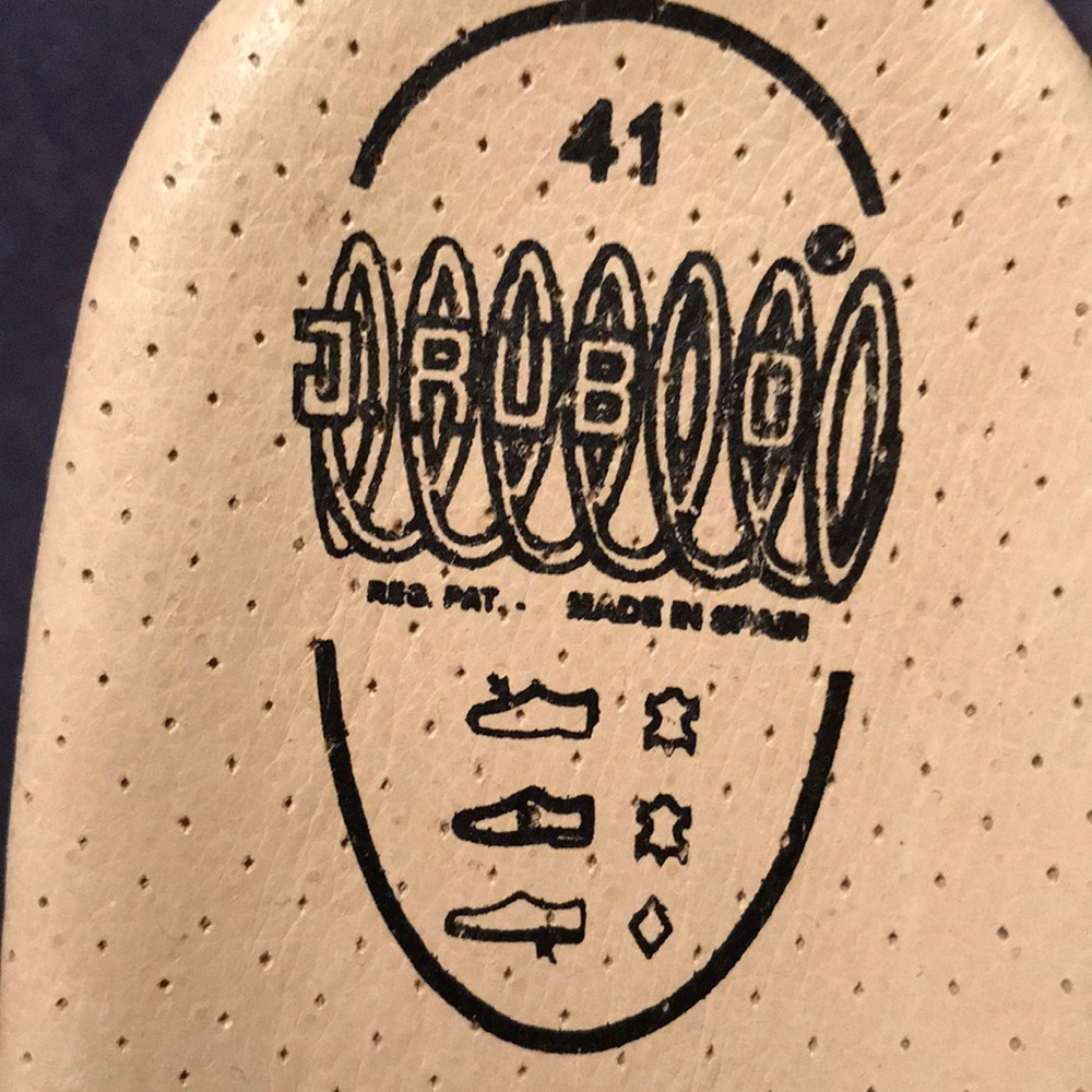 Shoes - Picture 4 of 8